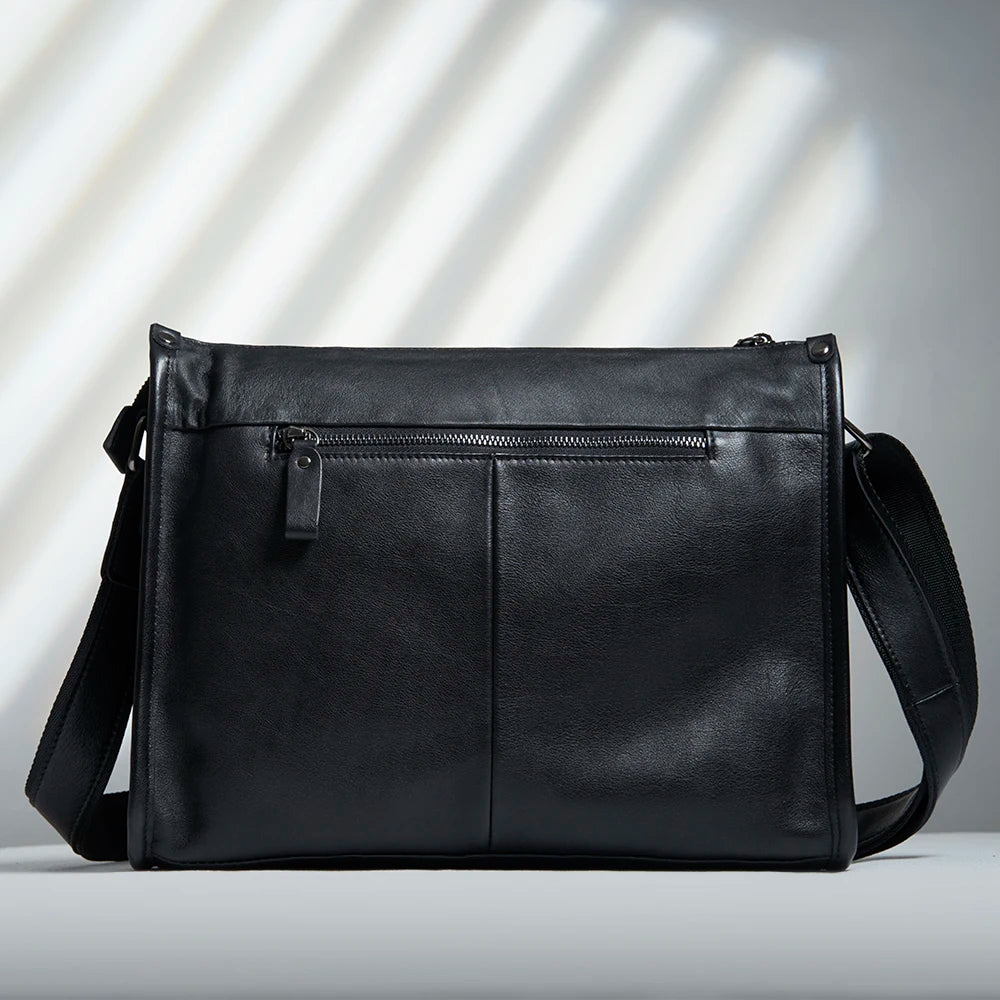 Crossbody bag interior pocket organization