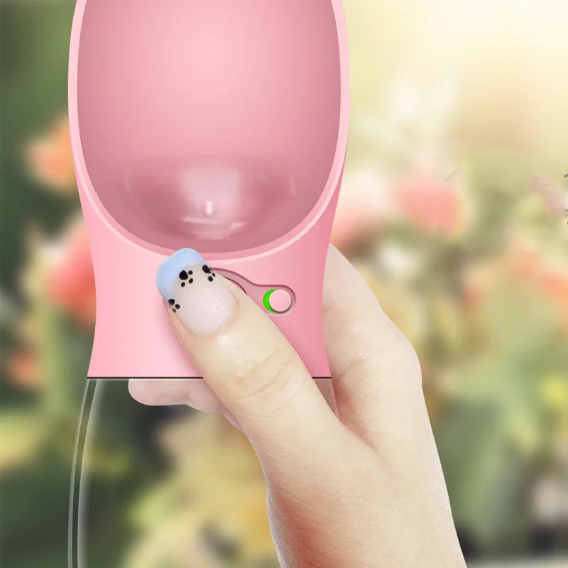 Pet water bottle one-hand dispensing control